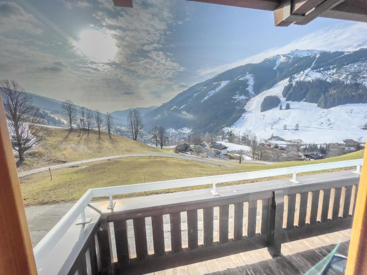 Saalbach Apartments Landhaus Bernkogel - Ski In Ski Out Luaran gambar