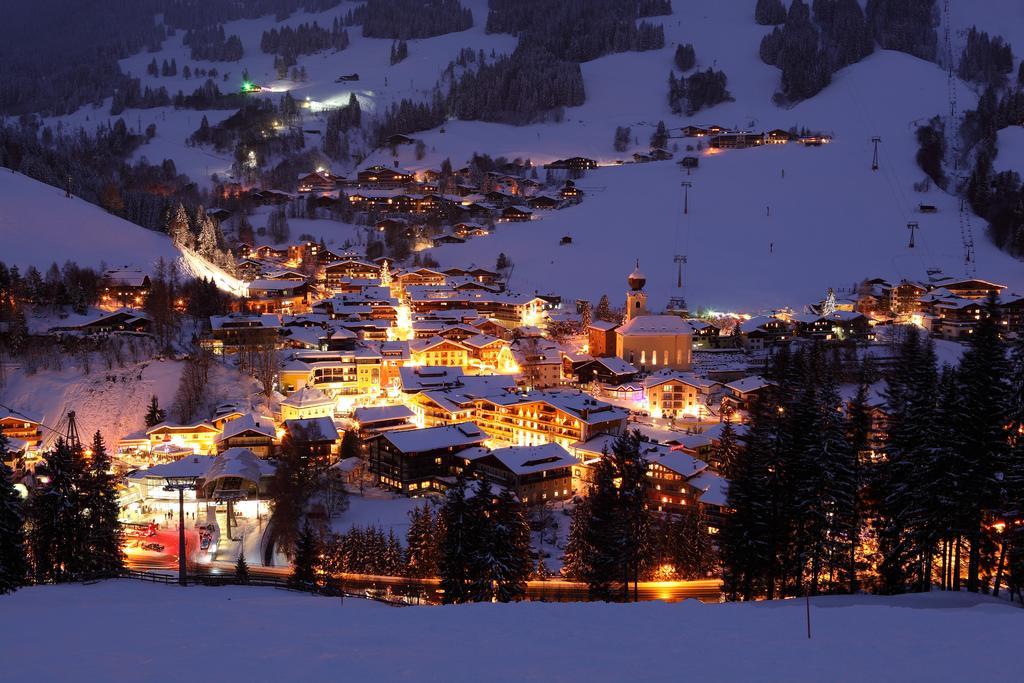 Saalbach Apartments Landhaus Bernkogel - Ski In Ski Out Luaran gambar