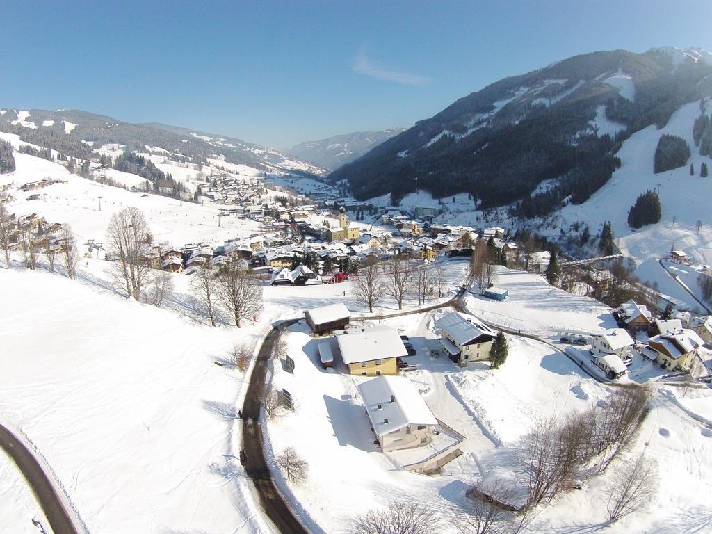 Saalbach Apartments Landhaus Bernkogel - Ski In Ski Out Luaran gambar