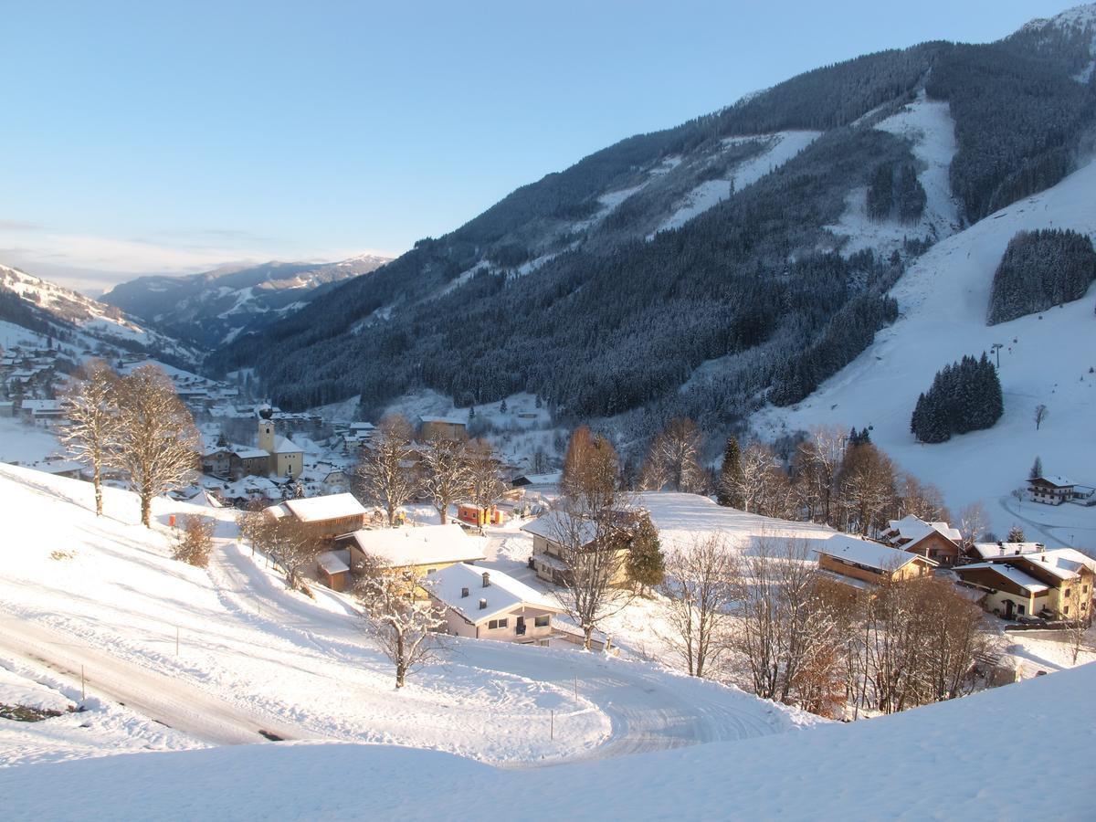 Saalbach Apartments Landhaus Bernkogel - Ski In Ski Out Luaran gambar